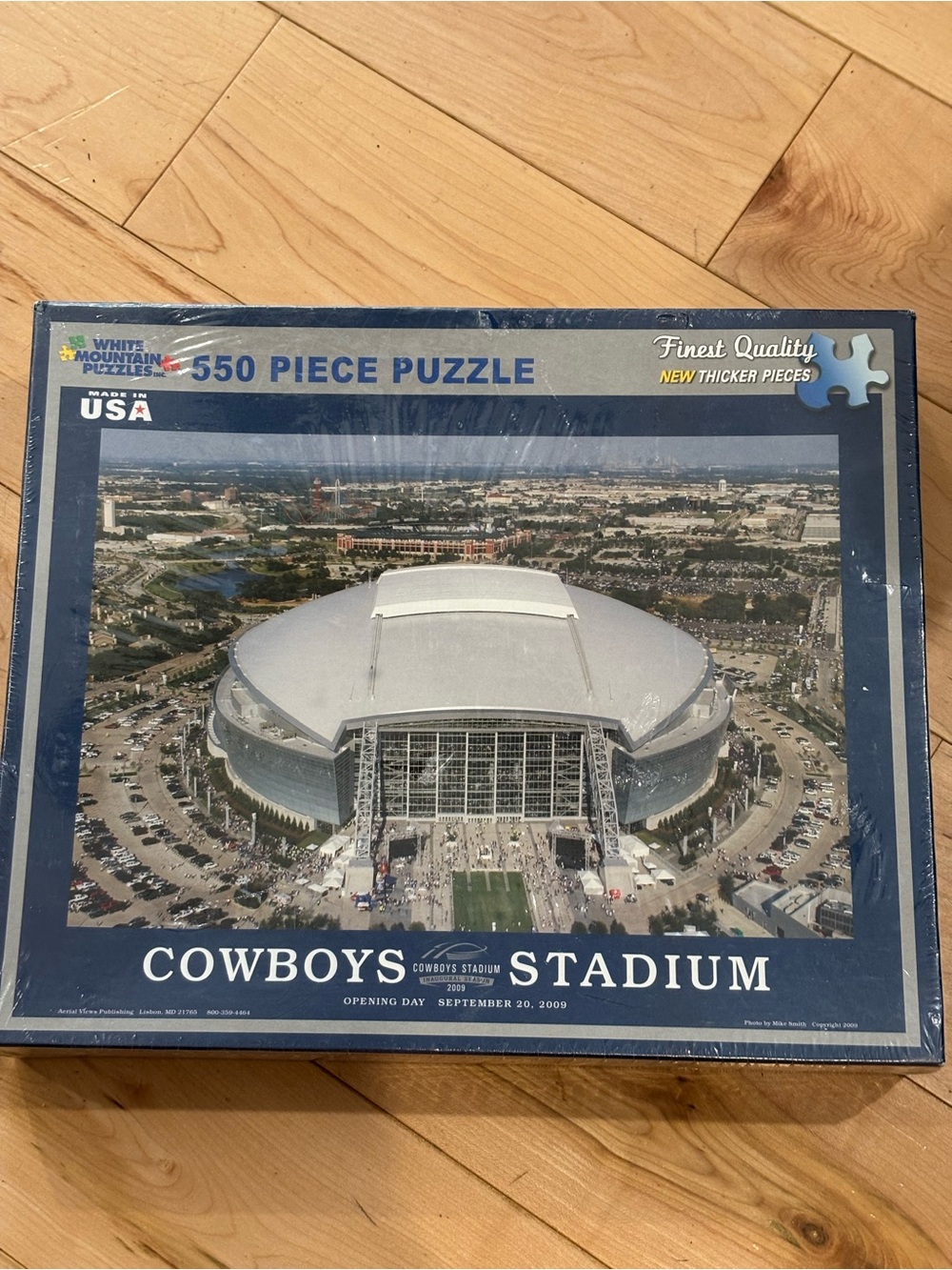 White Mountain Cowboys Stadium 550-Piece Puzzle - Navy Blue Box